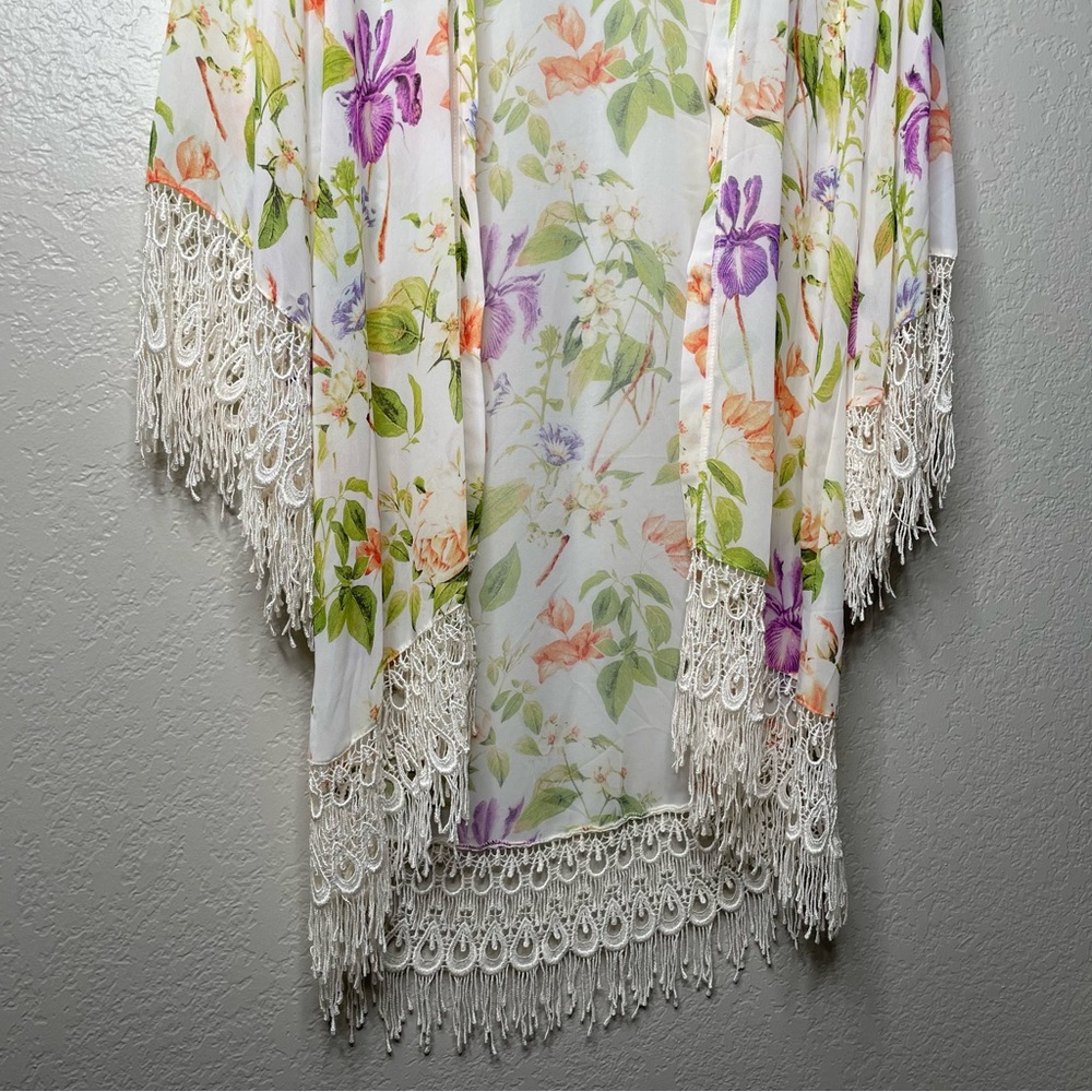 Show Me Your Mumu Metzler Kimono in Flower Press Floral Pattern Embroidered Trim - Picture 5 of 16